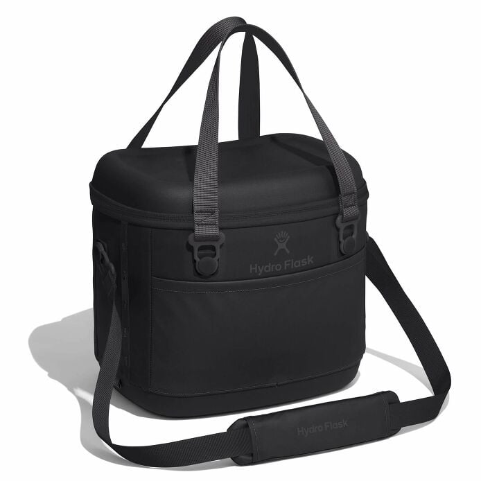 game-day-bundle-i0 12pco001-carryout-cooler-15l-black-angled_1_1.jpg