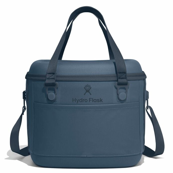 carryouttm-soft-cooler-15-l-b9 12pco384-carryout-cooler-15l-harbor-blue-straight_1.jpg