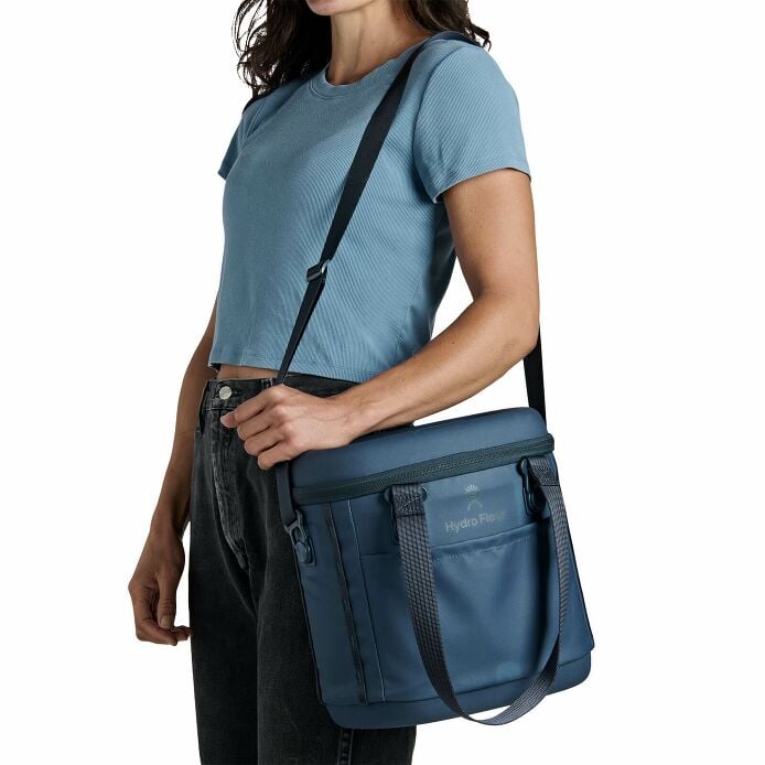 carryouttm-soft-cooler-10-l-l9 250815_hydro_s26_hb_14560_1_4.jpg