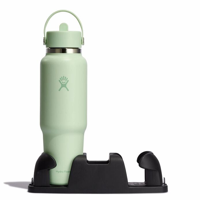 40-oz-travel-bottle-with-flex-straw-cap-u7 aloe-travel-bottle-in-cuplholder_3_3_1.jpg