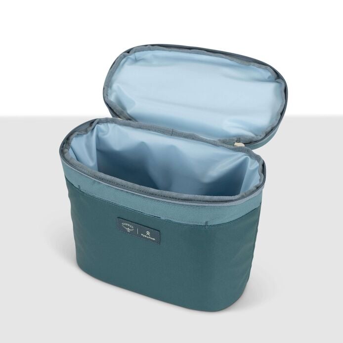osprey-axis-x-hydro-flask-campus-essentials-bundle-o3 axisxhydroflask_s26_detail2_cascadeblue_10007249_1.jpg