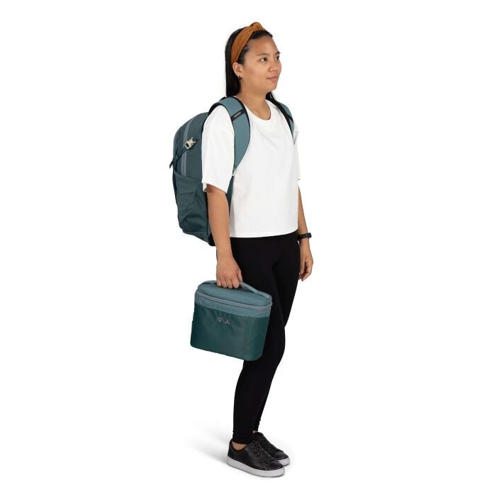 osprey-axis-x-hydro-flask-campus-essentials-bundle-o3 axisxhydroflask_s26_onbody1_cascadeblue_10007249_2.jpg