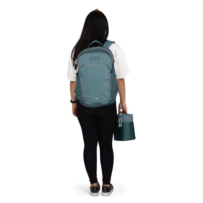 osprey-axis-x-hydro-flask-campus-essentials-bundle-o3 axisxhydroflask_s26_onbody3_cascadeblue_10007249_2.jpg