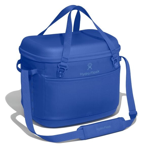carryouttm-soft-cooler-30-l-s8 cpco382_carryout_cooler_30l_capri_blue_angled_1.jpg