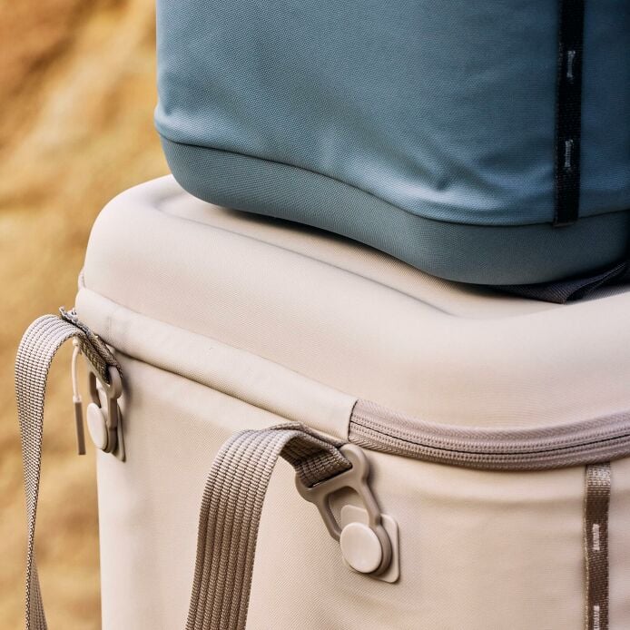 carryouttm-soft-cooler-15-l-b9 hf_carryout_bouwer_d1_l1_torrey_pines_still_life_0381_6.jpg