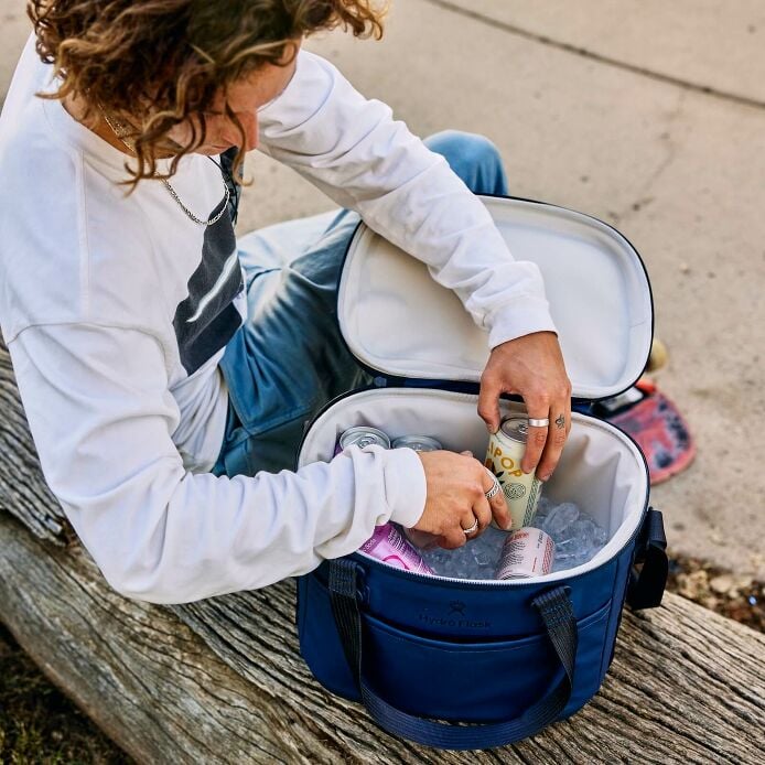 carryouttm-soft-cooler-15-l-b9 hf_carryout_bouwer_d2_l4_skate_park_6209_6.jpg