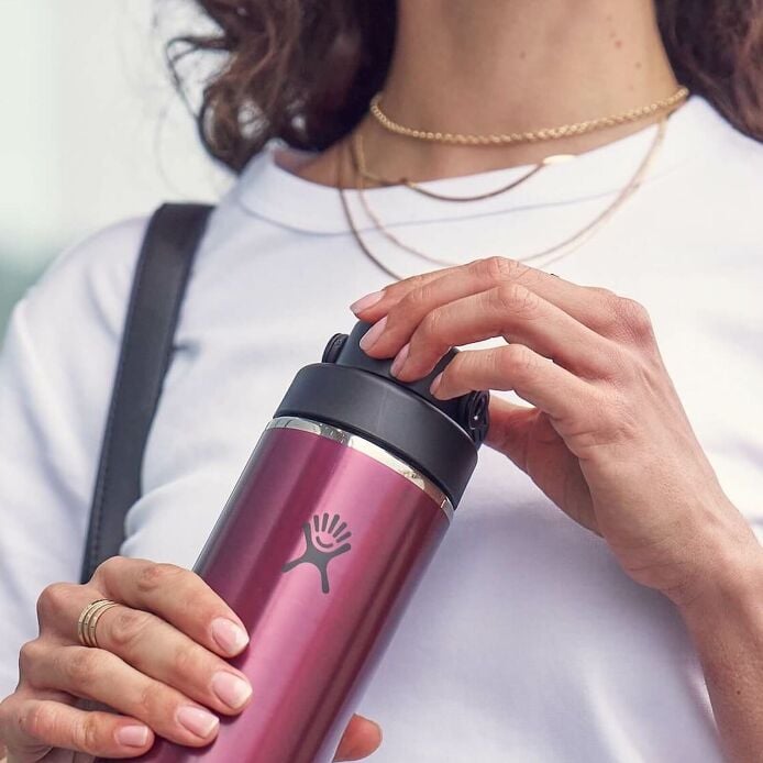 24-oz-lightweight-chug-cap-bottle-h9 hf_s26_lightweight_mcinnis_5123_1_1.jpg