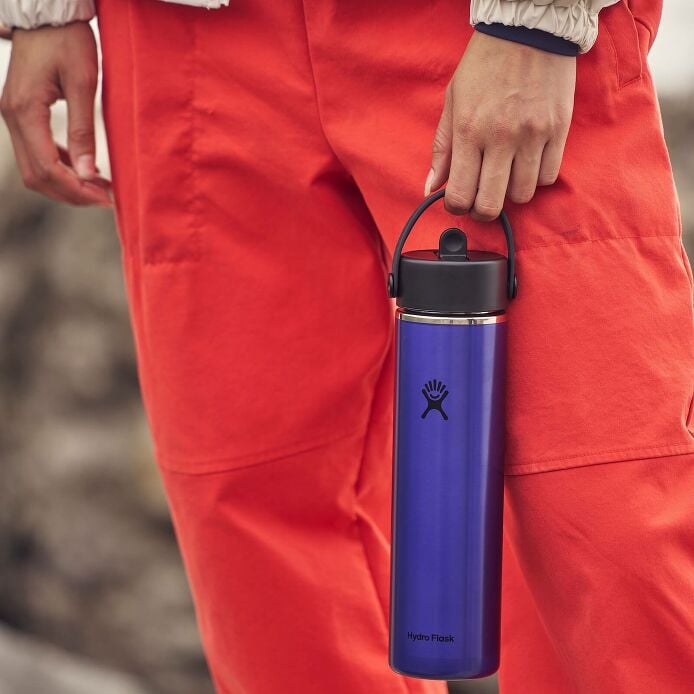 24-oz-lightweight-flex-straw-bottle-x8 hf_s26_lightweight_mcinnis_7443_3.jpg