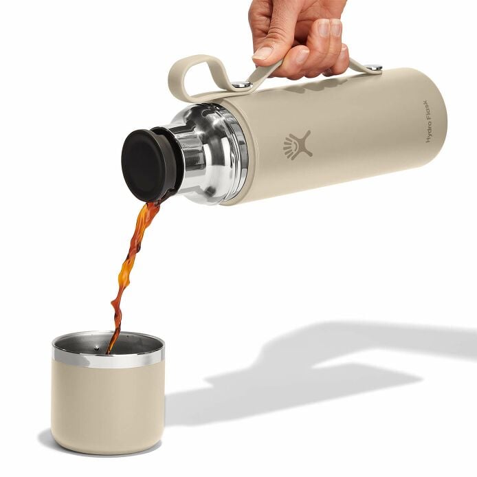 28-oz-hot-flask-and-cup-u6 hot-flask-_-cup-oat-pour.jpg