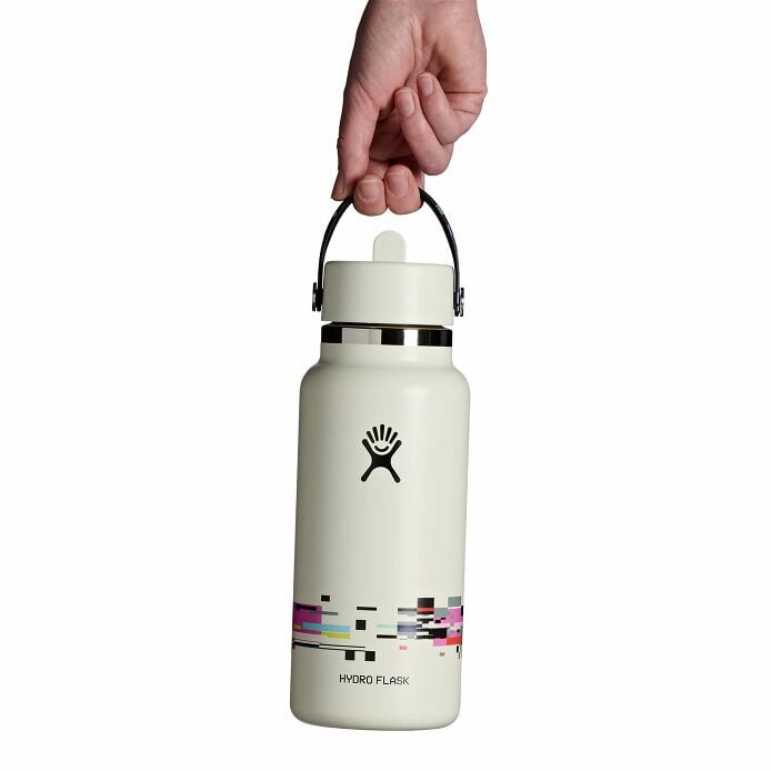 glitch-collection-32-oz-bottle-with-flex-straw-cap-d3 le26-w32-1006-32-oz-wide-flex-straw-cap-glitch-white-hb.jpg