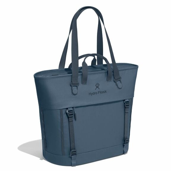 carryouttm-soft-cooler-tote-30-l-x7 maxiit384-carryout-tote-30l-harbor-blue-angled_1_1.jpg