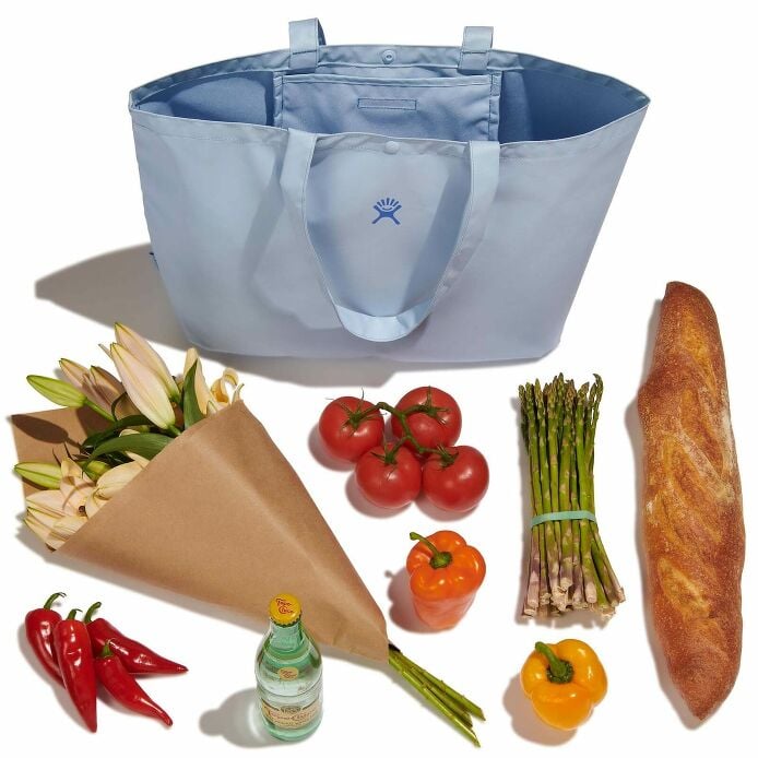 20-l-tag-along-tote-r4 rt20484_20ltagalongtote_surf_packing_1.jpg